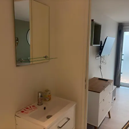 A Deux Pas Du Vieux-marche- 470 *